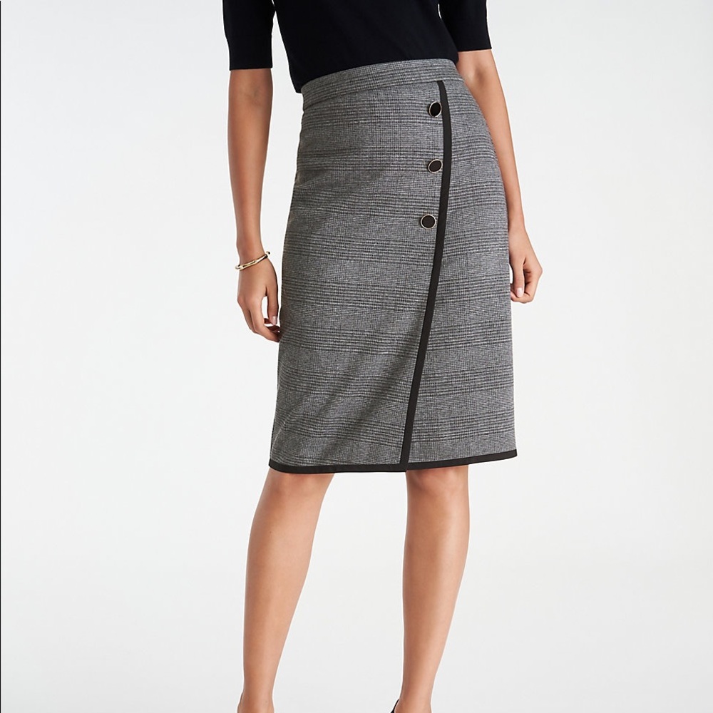 Ann Taylor petite wrap pencil skirt plaid 6P